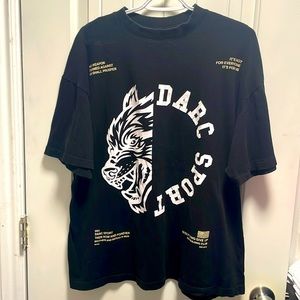 Unisex large Darc Sport black tee
